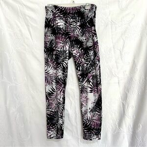 Ellie Black and Purple Leaf Print Leggings B0040